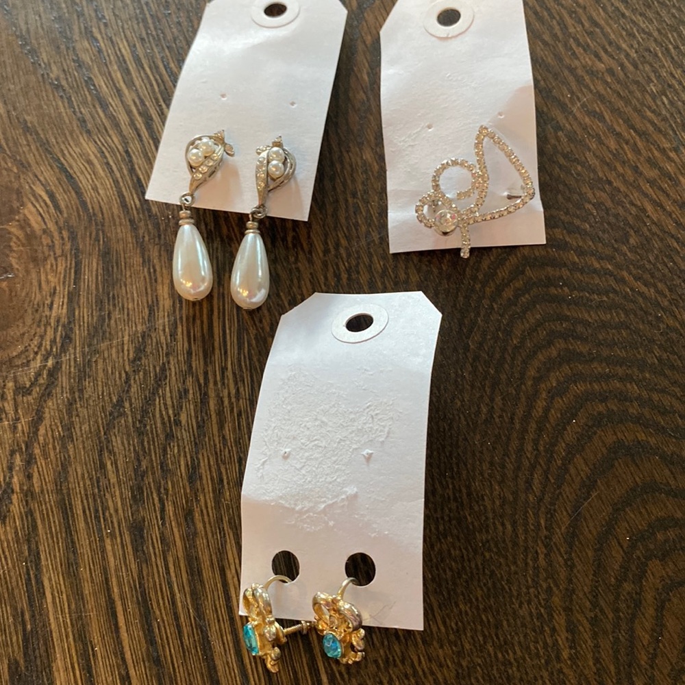 Vintage costume jewelry lot!!